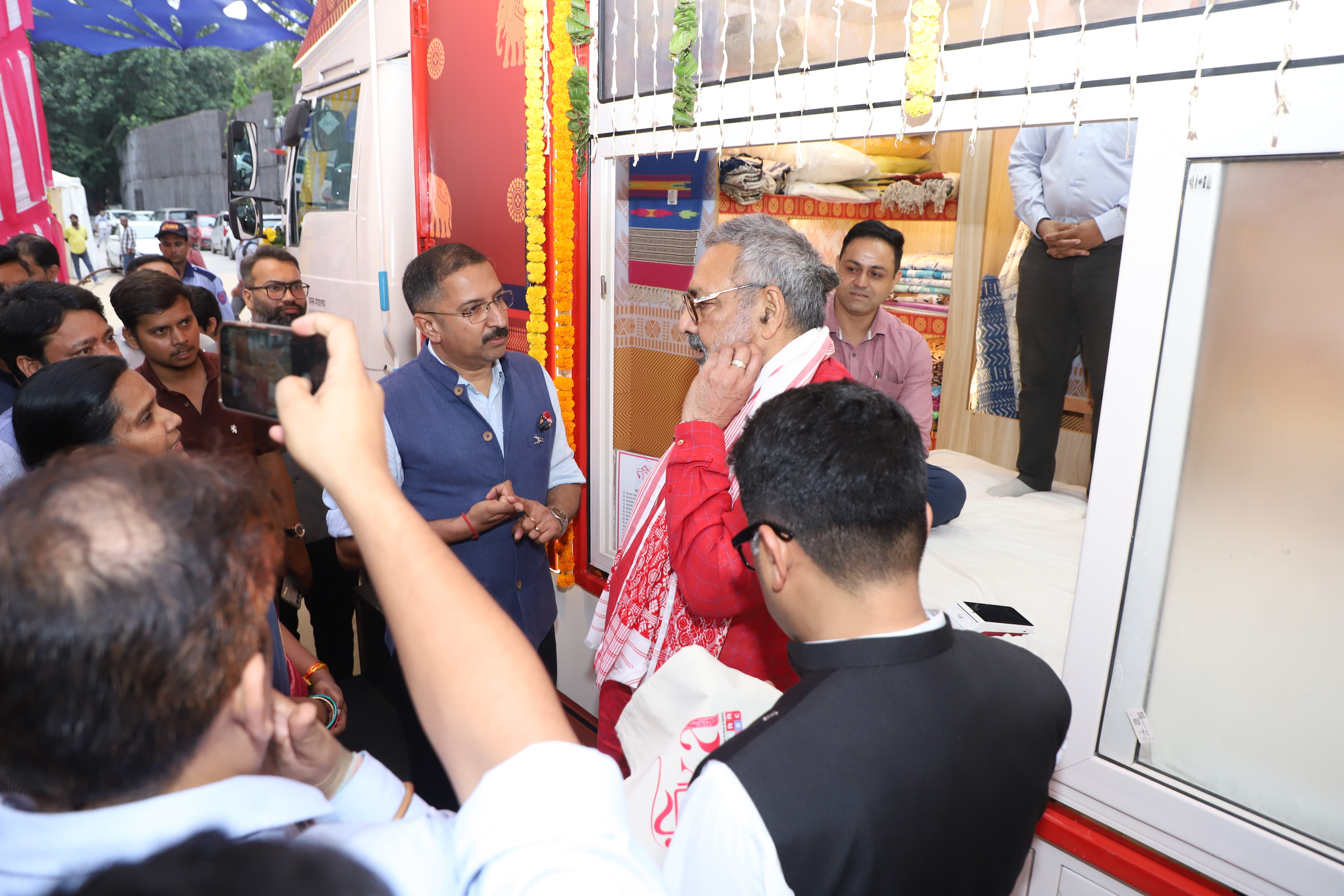 Inauguration of " Haat on Wheels ", 5th Aug, Handloom Haat Janpath