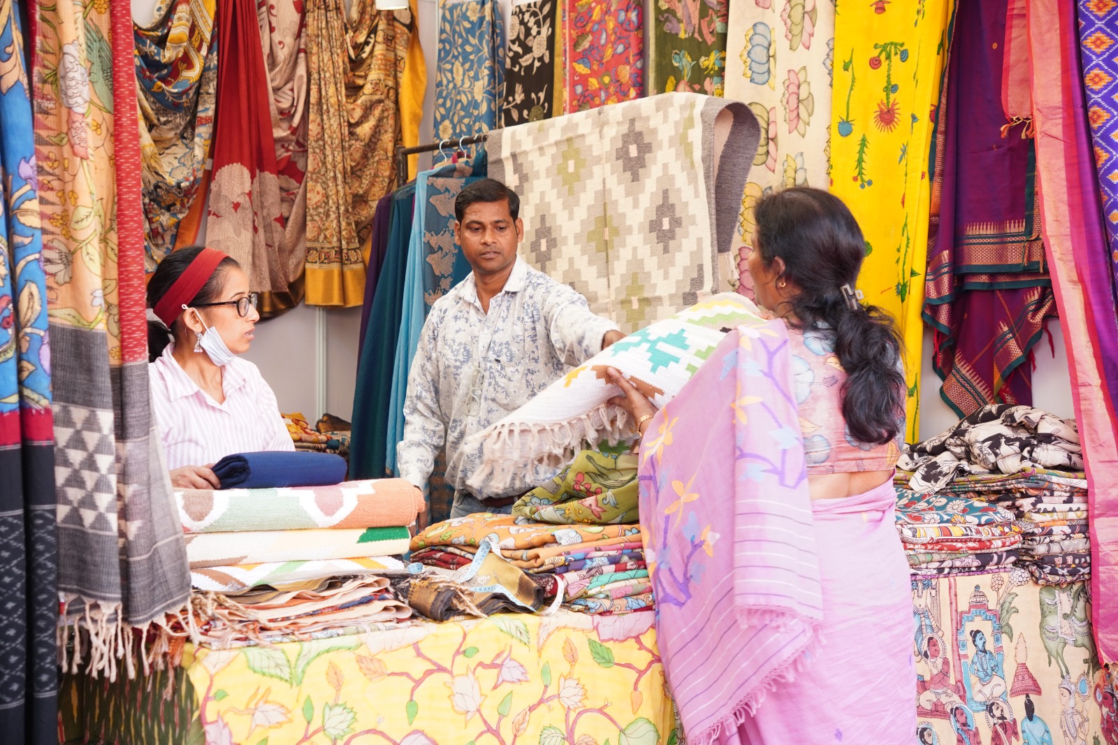 Special Handloom Expo & celebration of NHDC’s 43rd Foundation Day, 21th-2nd Mar at Handloom Haat, Janpath